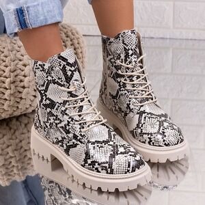 Bambo Snakeskin Print  combat Black Cream  boots Size 9